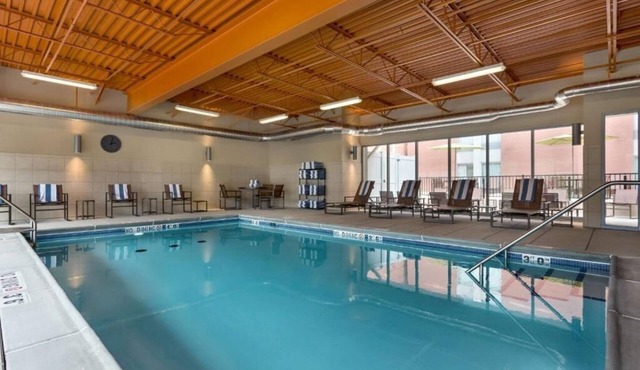 Comfortable Room a Short Drive from Missouri Botanical Gardens and Forest Park