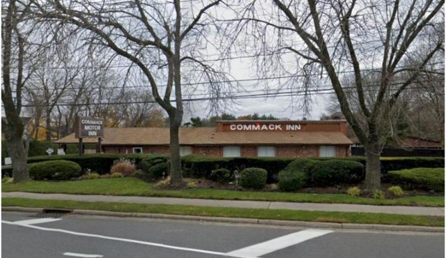Commack Inn