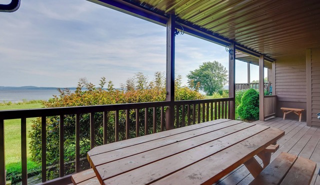 Community Boat Dock: Lake Memphremagog Condo!