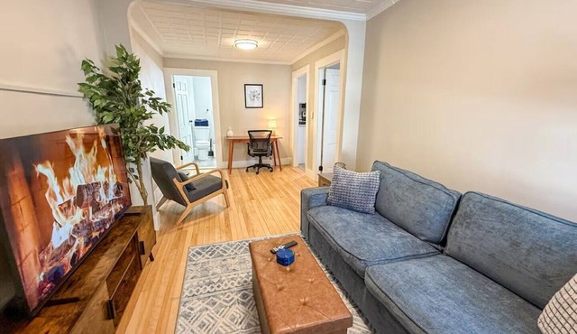 Concord, NH - Entire Place - Pet Friendly - Mins to Elliot - Queen Bed