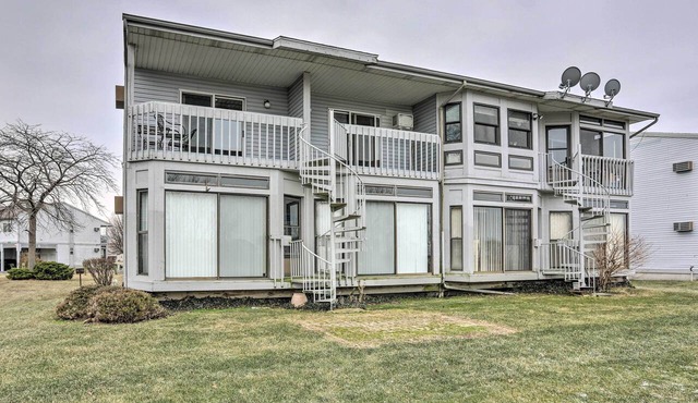 Condo w/Balcony, Dock & Access to Lake Erie