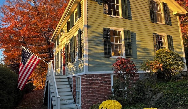 Connecticut Colonial with River and Sunset Views!