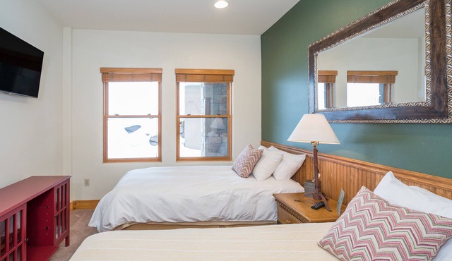 Convenient and Cozy Lock-Off Room With Extra Amenities