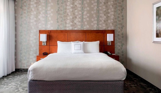 Convenient Stay Along Route 114 | Access to Local Attraction | 3 Rooms w/Pool