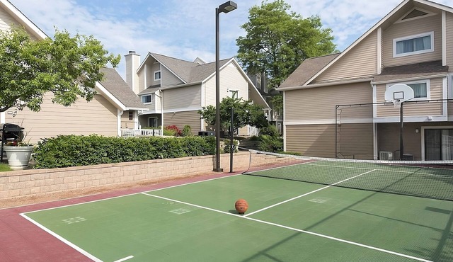 Convenient Stay in Westlake! 3 Family-friendly Units, Free Parking, Pets Allowed