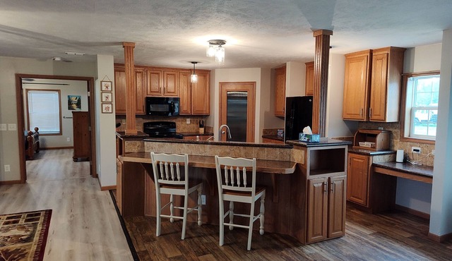 Country Cozy~ Fully Handicapped Accessible! 3-bedroom home.