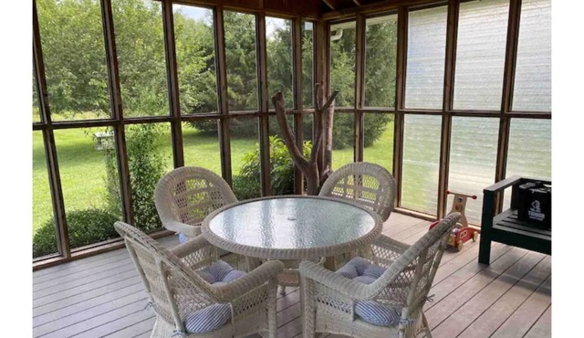 Country Home w/4bdrms (king) & sizable pool in Hudson Valley