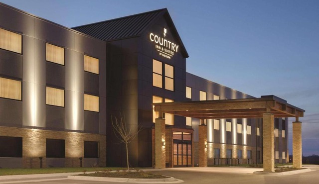 Country Inn & Suites by Radisson, Lawrence, KS
