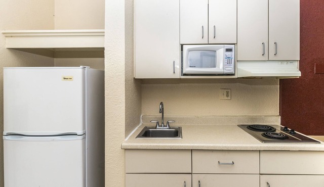 Countryside Suites Kansas City Independence I-70E Sports Complex Hotel