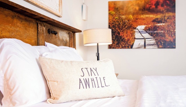 Couples 2 Bedroom Retreat-Close to Shelburne Falls
