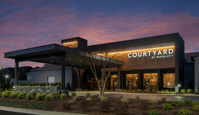 Courtyard by Marriott Memphis Airport