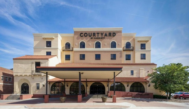 Courtyard by Marriott Wichita at Old Town
