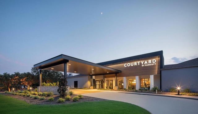 Courtyard Dallas Addison Midway