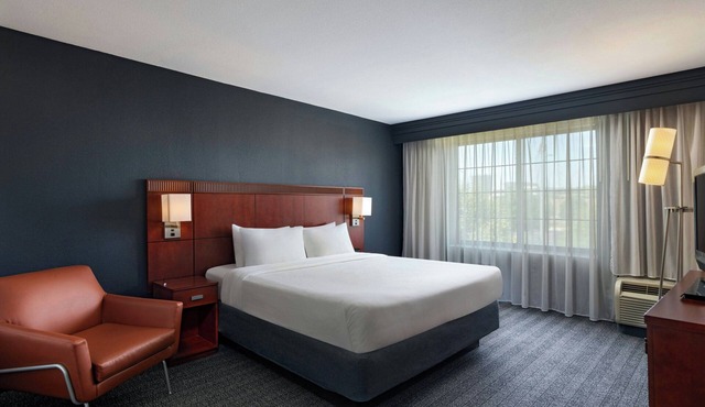 Courtyard Marriott Aksarben Village