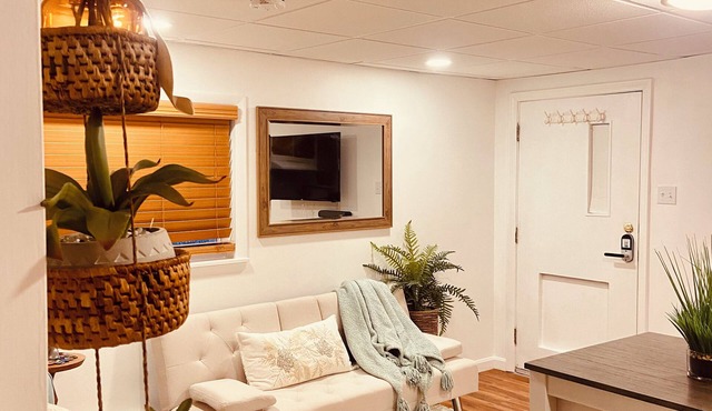 Cozy 1-bedroom apartment in superb Shrewsbury with WiFi, AC