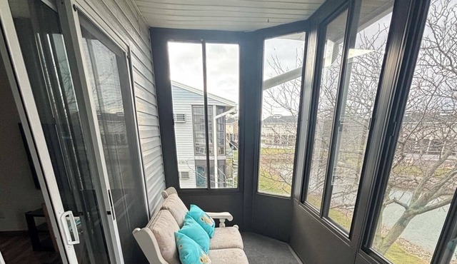 Cozy 1-bedroom condo in wonderful Oak Harbor with AC, WiFi 30” boat dock