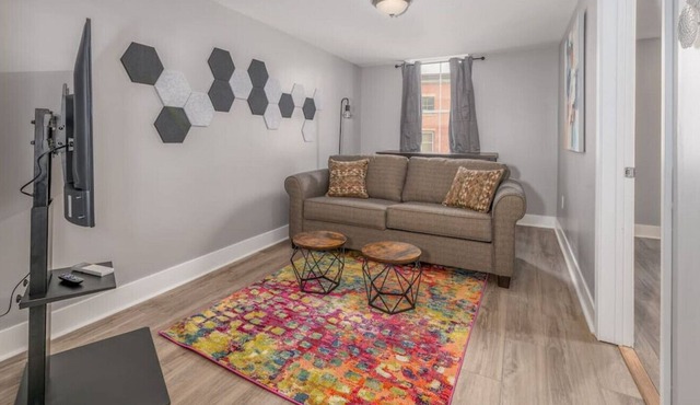 COZY 1BR APT | PERFECT LOCATION | WALK EVERYWHERE