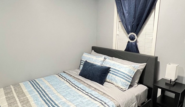 Cozy 2-bedroom apartment in charming New Britain with WiFi
