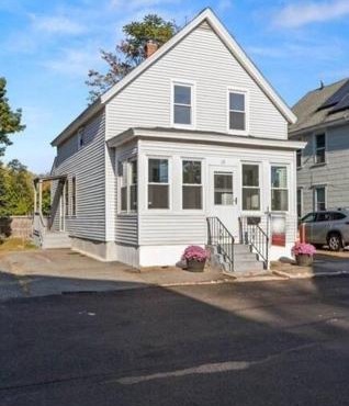 Cozy 2-Bedroom Apartment with Summer Pool Access