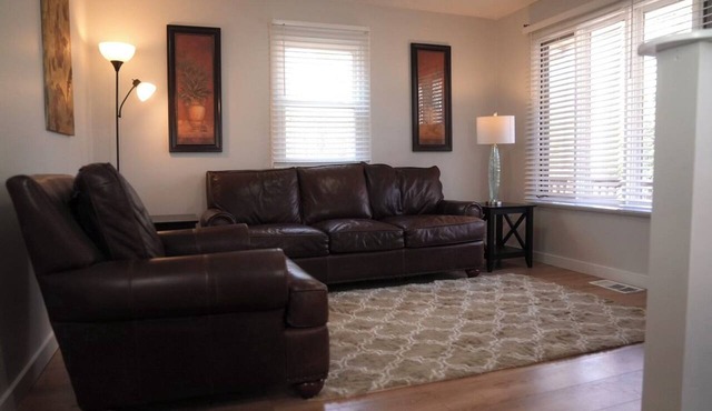 Cozy 2-bedroom stay in enchanting Smithfield with AC, WiFi