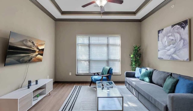 Cozy 2BR Near BOK Center - Gym, Pool, Pet Friendly