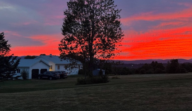 Cozy 3-bedroom home Brownington, VT-On VASA Trails - Near Lake Willoughby