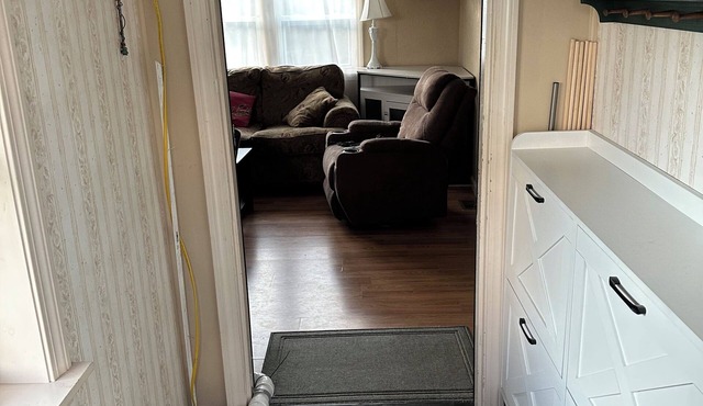 Cozy 3-bedroom mobile home central to ski resorts, hospitals the best of the NEK