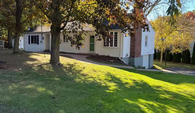 Cozy 3BR ! Pet-friendly haven. Book now!