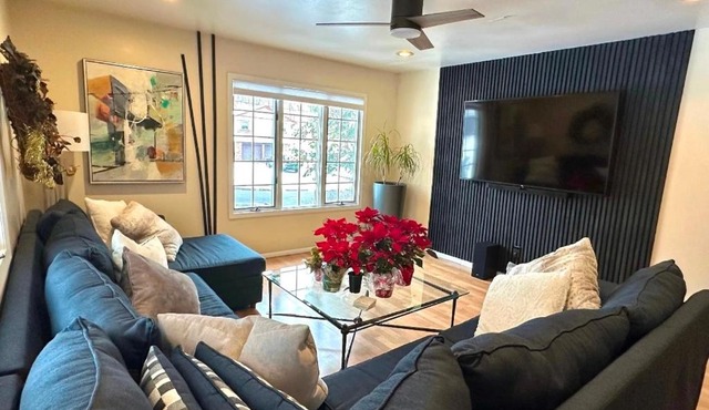 Cozy 4BR 3BA Home- Train to NYC, USOpen, CitiField Mets, MSG, Walk to Harbor & Golf