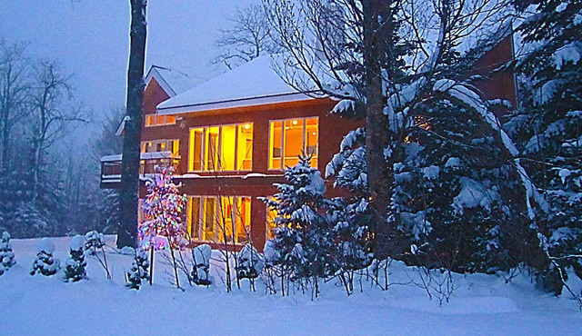 Cozy And Chic Modern Home in the Heart of BrettonWoods - 12” NEW SNOW FROM STORM