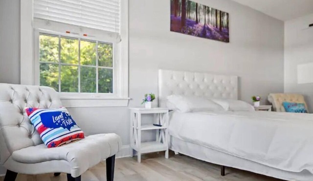 Cozy and Fun Waterford Getaway