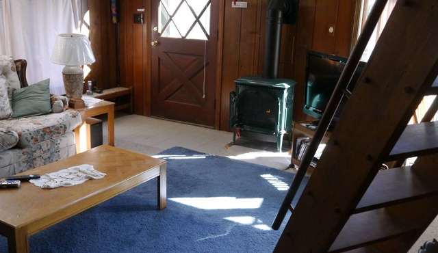Cozy apartment with fantastic views 5 miles from Jay Peak