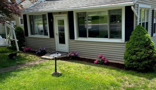 Cozy beach house walking distance to private beach