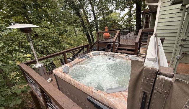 Cozy Beaver Lake Getaway