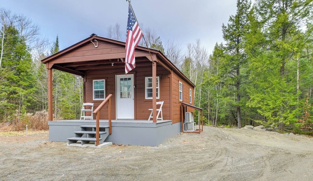 Cozy Brownville Cabin: 2 Mi to Schoodic Lake!