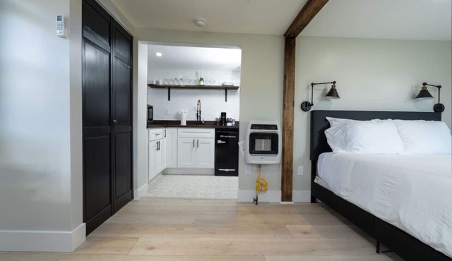 Cozy Cabin in a Rural setting-14