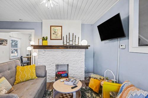 Cozy Campbell Bungalow
