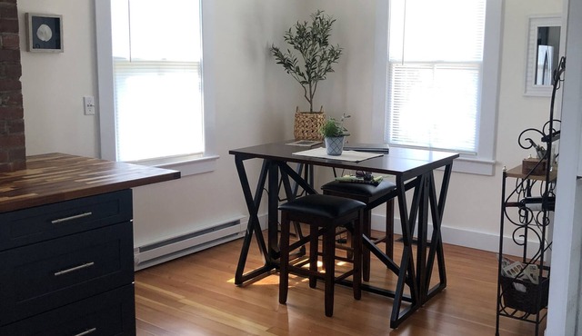 Cozy Carriage House near Mystic