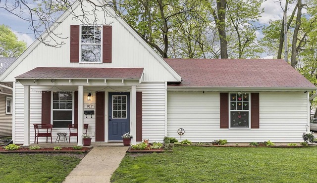Cozy Cedar Rapids Pad - 2 Blocks to Mercy Care! in Cedar Rapids
