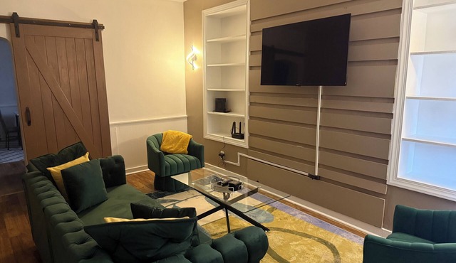 Cozy Centralized 3bd 2bath House w/Free Parking