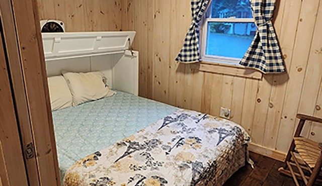 Cozy Cottage, Dog Friendly, Full Kitchen, Close to Beach, on Site Waterfall