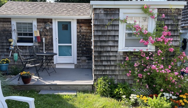 Cozy Cottage Old Fashioned Charm