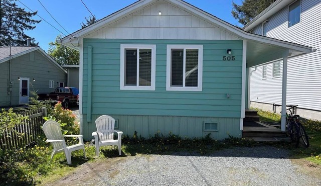 Cozy Downtown Sitka Home, Car Rental Option