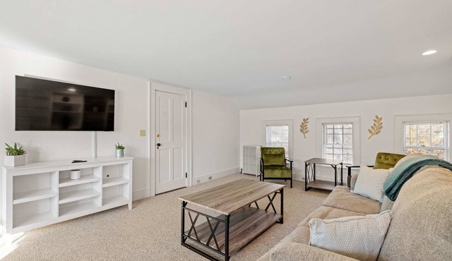 Cozy Escape at The Four Winds Estate