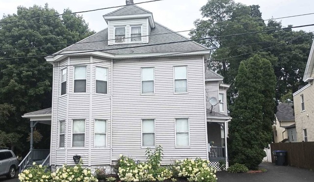 Cozy Family-sized 3 Bedroom Apartment