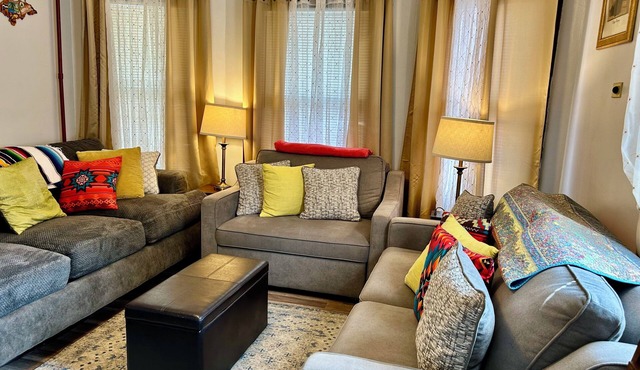 Cozy First Floor Apartment. Located in a quiet neighborhood.
