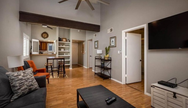 Cozy Gilbert Condo Walking Distance to Downtown ! in Gilbert