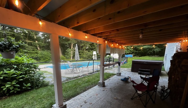 Cozy home in Uxbridge with a pool, hot tub, and hiking trails!