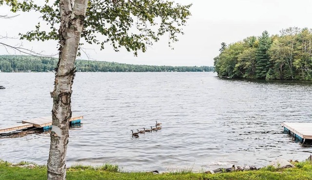 Cozy Keyes Cottage | Lakefront Dock Kayaks