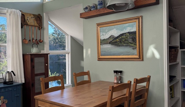 Cozy Lake Cottage in charming Dunstable